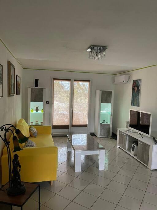 Duplex 1 Mn Plage De Trou D Eau Location A La Semaine Minimum لا سالين لو باين المظهر الخارجي الصورة